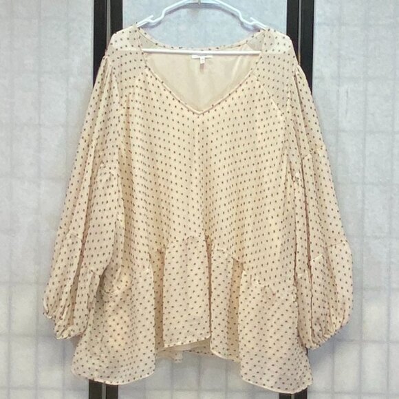 Maurices Tiered Raglan Sleeve V Neck Swiss Dot Peplum Pull Over Blouse Ivory 3X - Picture 1 of 13